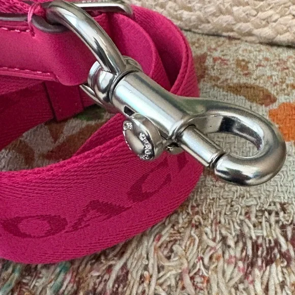 Coach Tonal Signature Webbing Strap - Picture 5 of 6